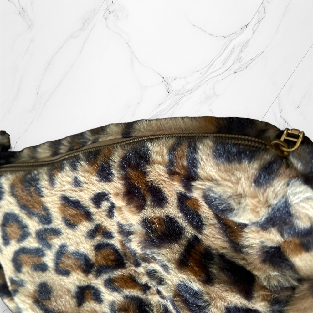 Leopard Purse Faux Fur Crossbody Bag Long NWOT Shein - Picture 3 of 6
